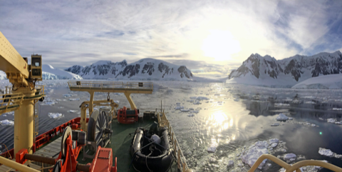 Science on Ice: Bigelow Team Studies Antarctic Phytoplankton